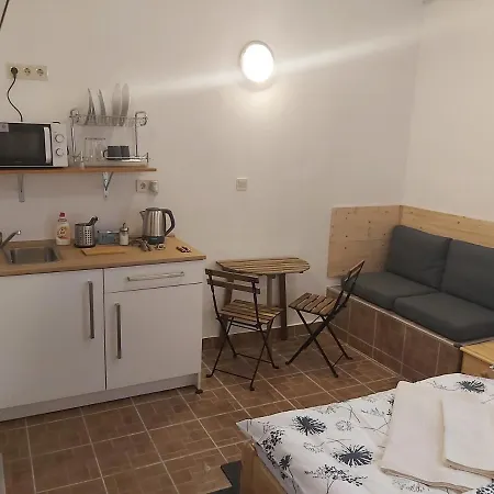 Orczy Park Guest house 3*