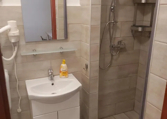 Orczy Park Guest house 3*
