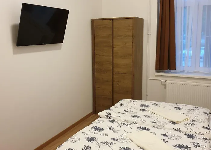 Orczy Park Guest house 3*